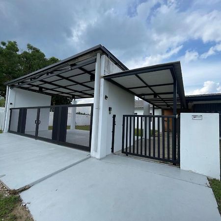 Nur Villa Sg Soi Musslimm Only Kuantan Eksteriør bilde